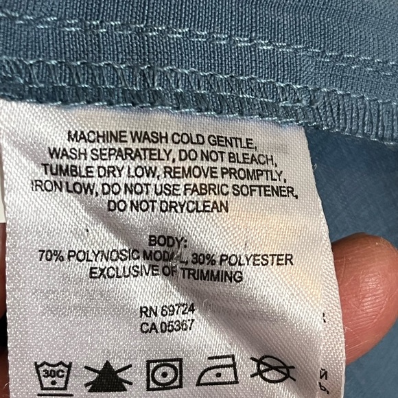 NWOT COLUMBIA BUTTON UP CASUAL SHIRT. SIZE MEDIUM - Picture 7 of 9